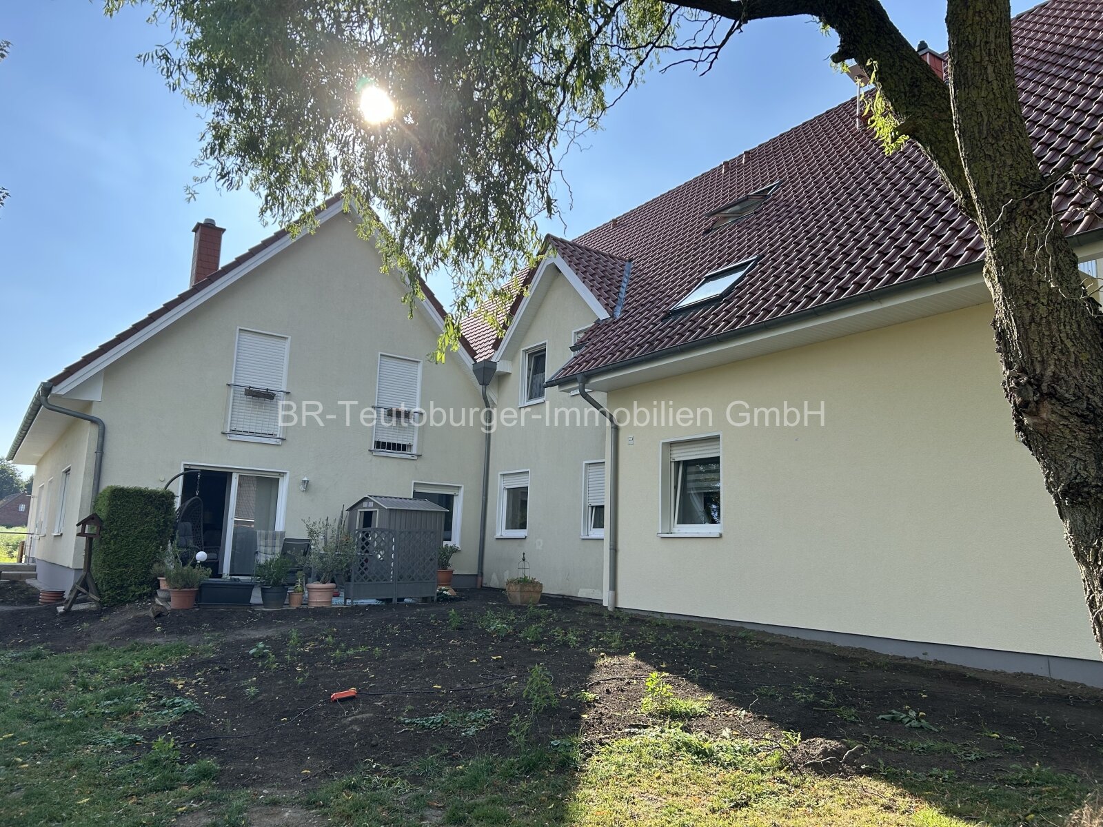 Attraktives Anlageobjekt – Modernes Mehrfamilienhaus mit Fernblick in Hilter am Teutoburger Wald